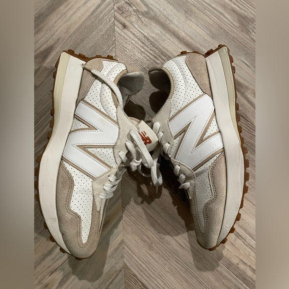 New Balance 327 - Picture 4 of 11